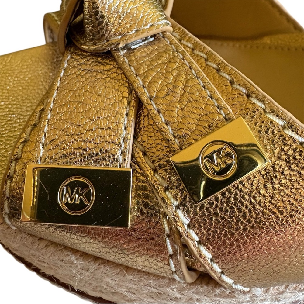 Michael Kors Lucinda/Leighton Style
Metallic Gold Espadrille Wedge
Sandal 8 NWOB - Picture 3 of 15